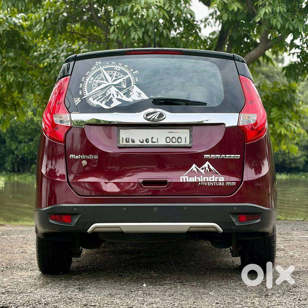 Mahindra Marazzo M6, 2018, Petrol