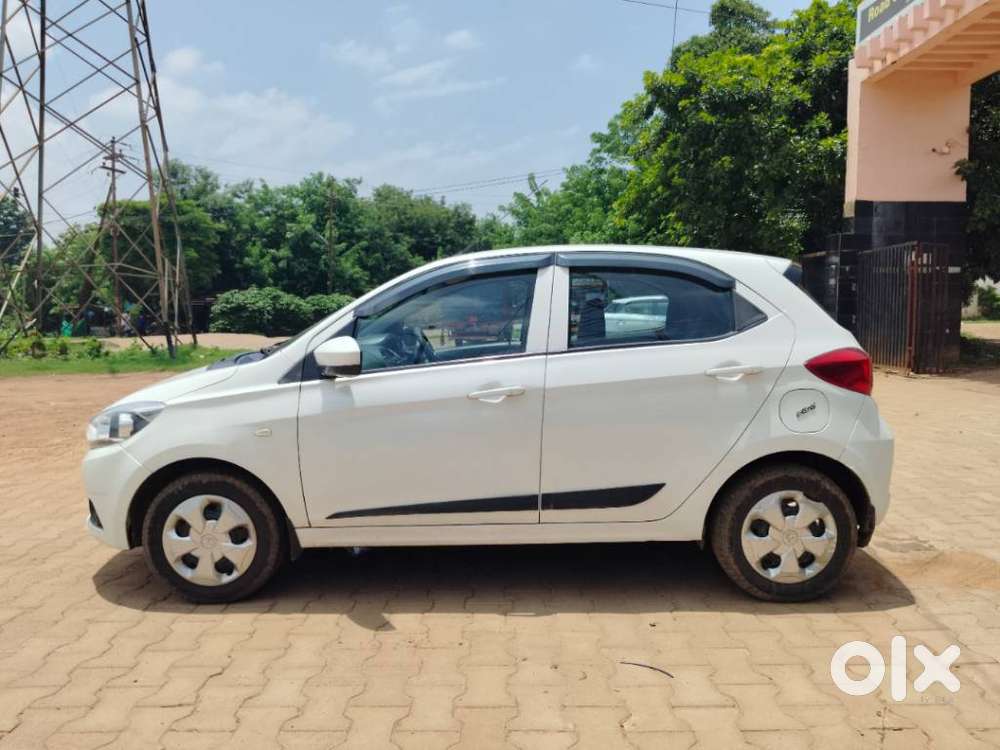 Tata Tiago 1.2 Revotron Xt (o), 2017, Petrol