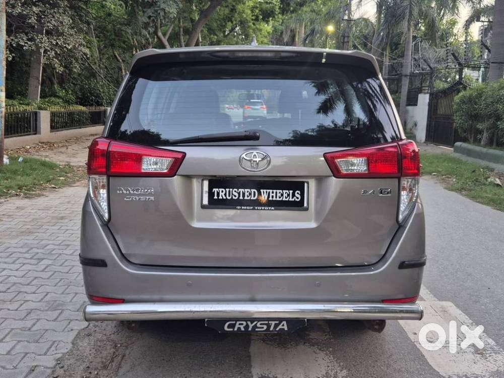 Toyota Innova Crysta 2.4 G Mt 7 Str, 2017, Diesel