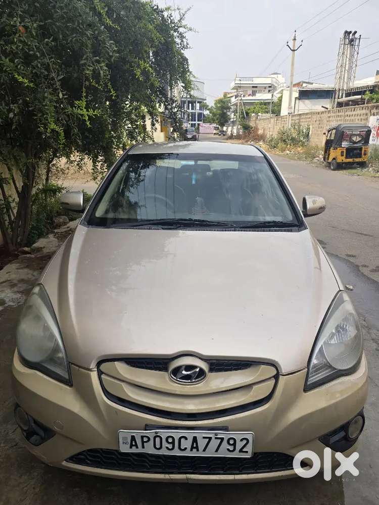 Hyundai Verna 2010
