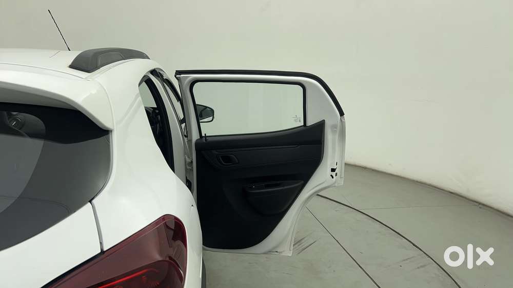 Renault Kwid 1.0 Rxt Amt, 2023, Petrol