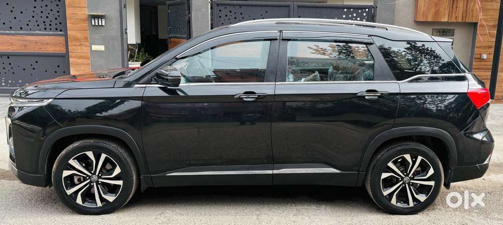 Mg Hector Plus Sharp Pro 1.5 Turbo Petrol  Cvt 7 Str Dual Tone, 2023..