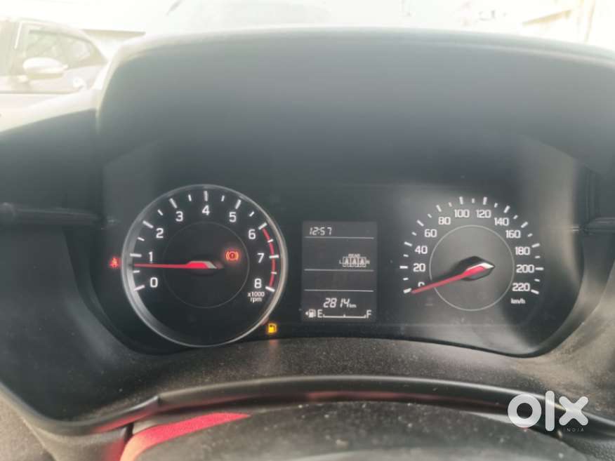 Maruti Suzuki Swift 1.2 Lxi (o), 2025