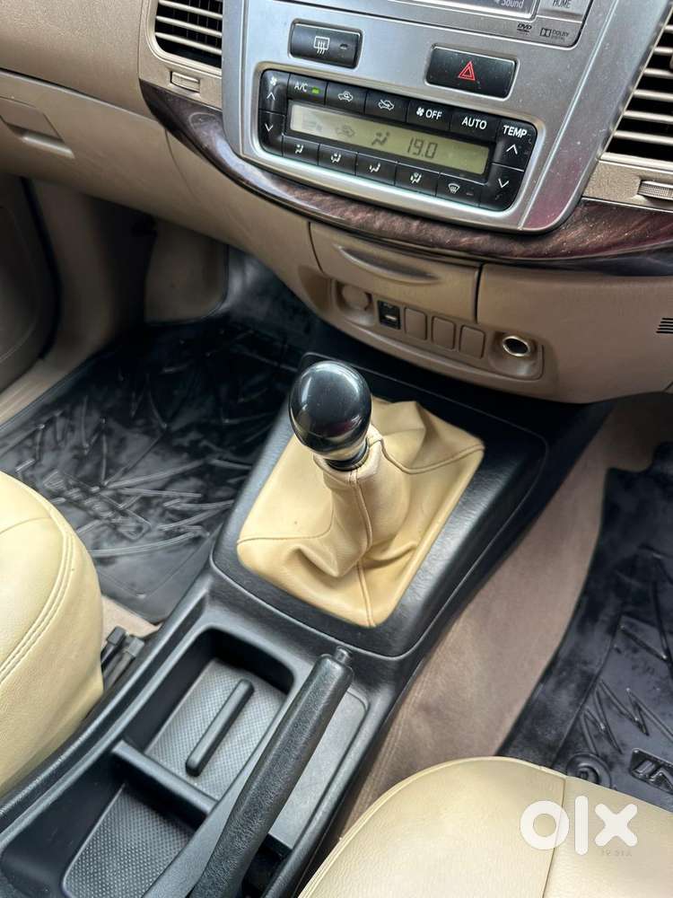 Toyota Innova 2.5 V 7 Str, 2015