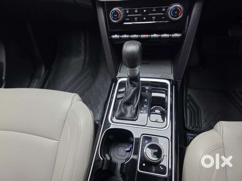 Mahindra Xuv700 2.2 Ax 7 Diesel At Luxury Pack Str Awd, 2023, Diesel