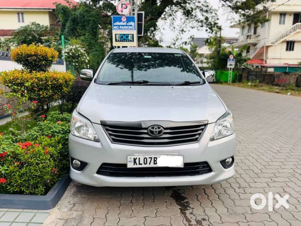 Toyota Innova 2.5 G (diesel) 8 Seater, 2012, Diesel