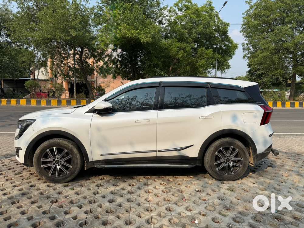 Company Lease Mahindra Xuv700 Ax7  2023 Model