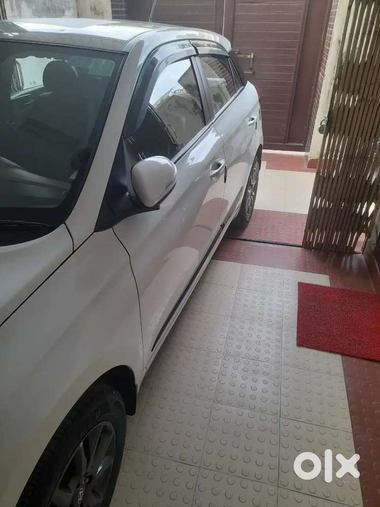 First Hand Car With Fine Condition Agency Service Record