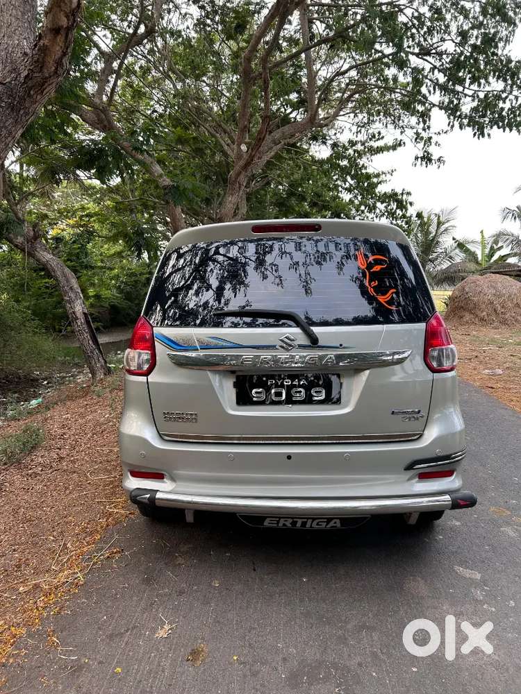 Touch Screen, Reverse Camera,push Button Start,seal Tyres