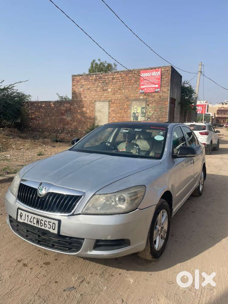 Skoda Laura 2011 Petrol Well Maintained