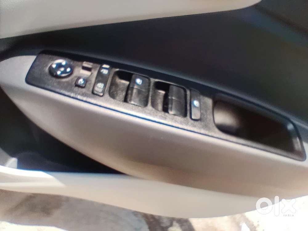 Hyundai Aura Sx 1.2 (o) Petrol, 2024, Petrol