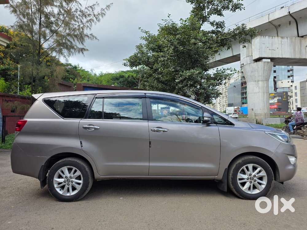 Toyota Innova Crysta 2.4 V, 2016, Diesel