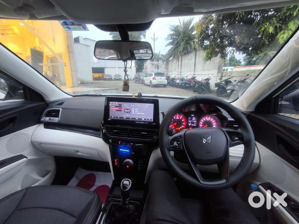 Mahindra Xuv 3xo Mx1 Pm Mt, 2025, Petrol