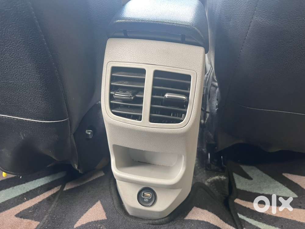 Hyundai I20 Sportz (o) Ivt | Feb 2025 | Sunroof | 1st Owner