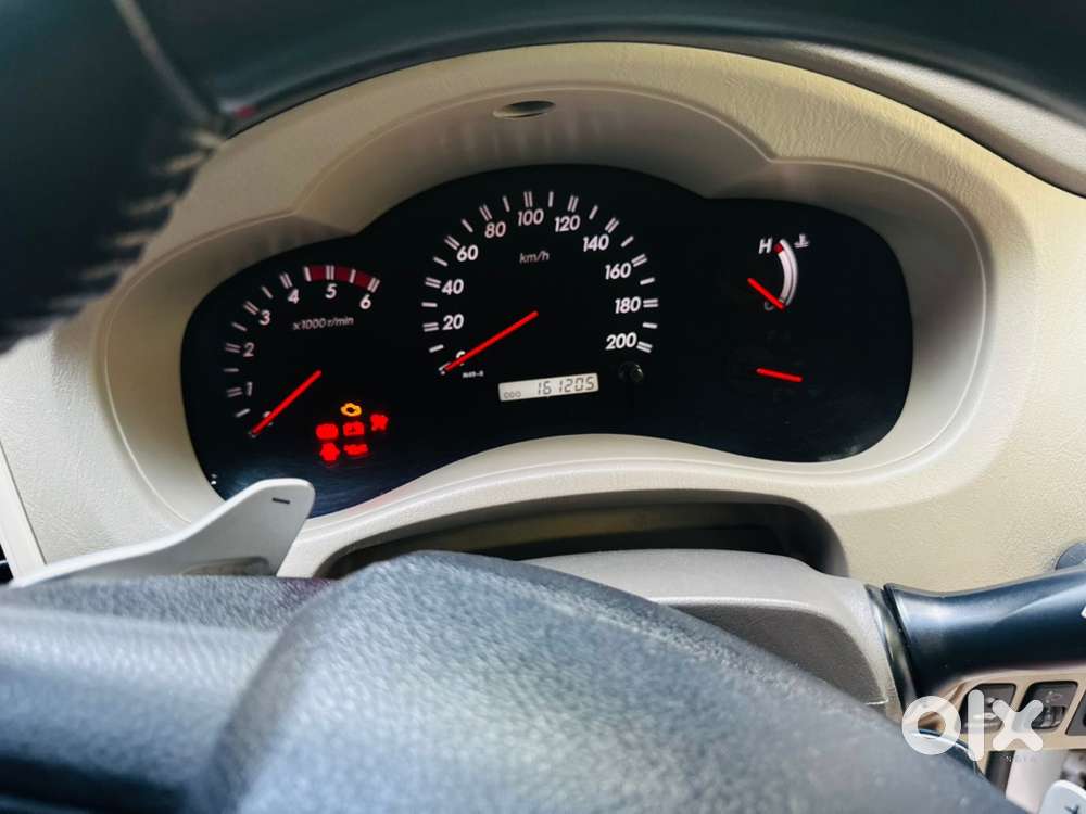 Toyota Innova  2011 Orginal Kerala V