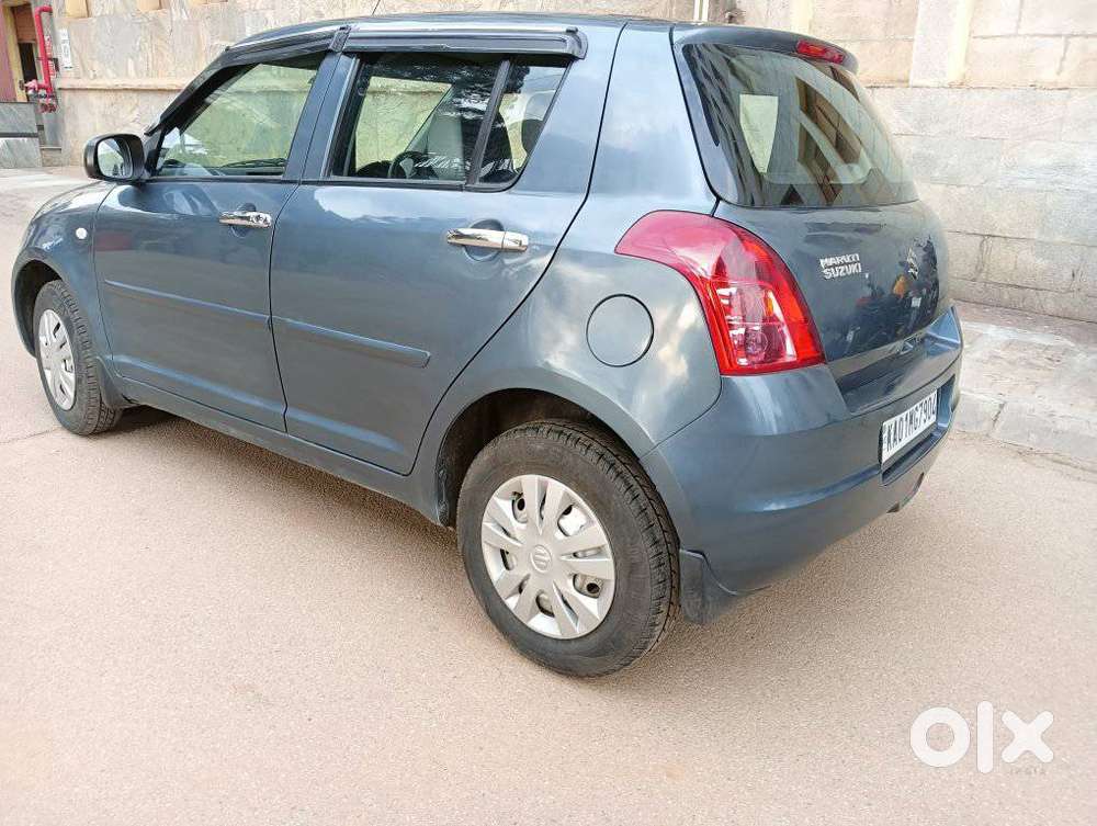 Maruti Suzuki Swift Vxi + Manual, 2011, Petrol