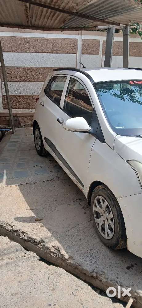 Hyundai Grand I10 2014 Petrol 130000 Km Driven