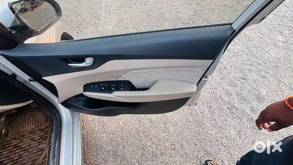 Hyundai Verna Crdi 1.6 At Ex, 2017, Diesel