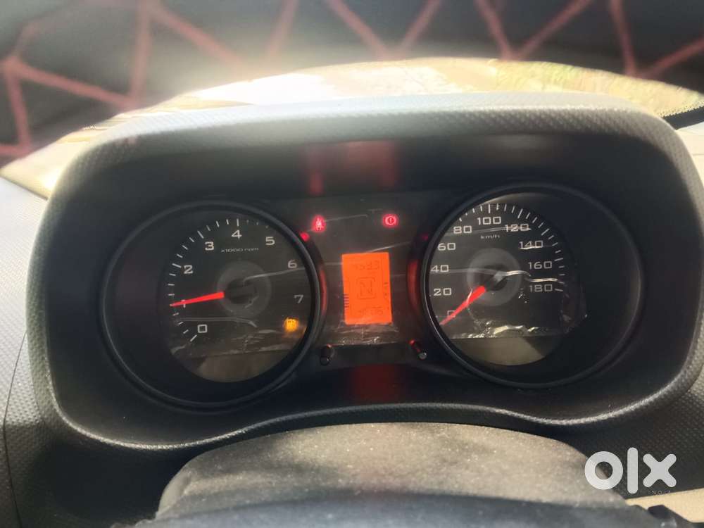 Mahindra Tuv 300 Mhawk100 T8, 2015, Diesel