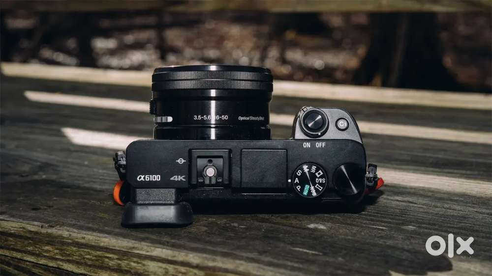 Sony Alpha ILCE-6100L APS-C mirrorless camera with 16-50mm power zoom