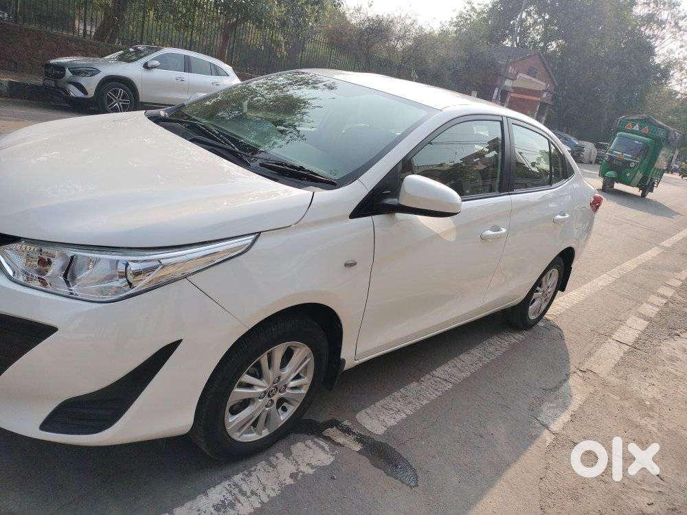 Toyota Yaris J Cvt, 2019, Petrol