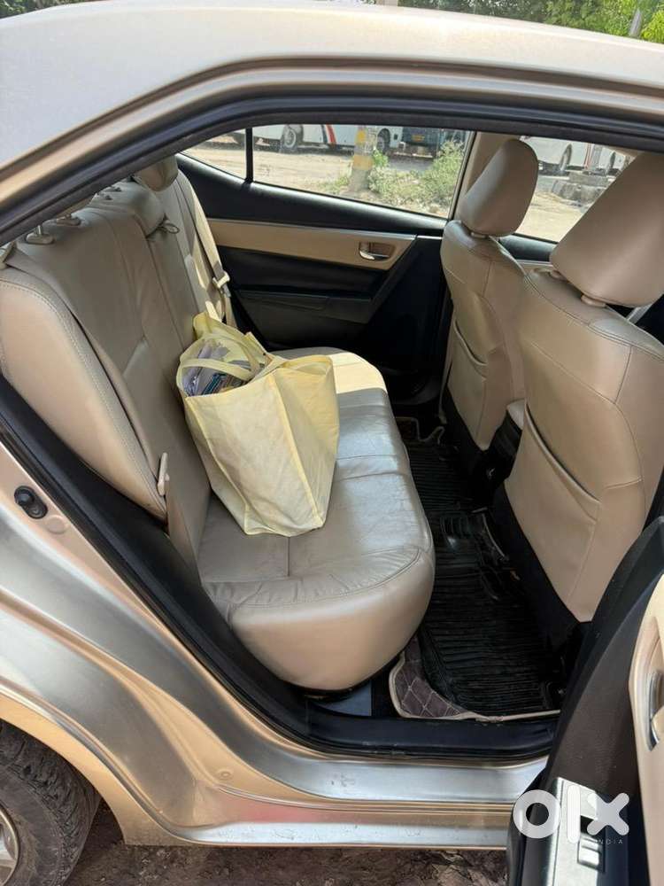 Toyota Corolla Altis 2015 Petrol Well Maintained