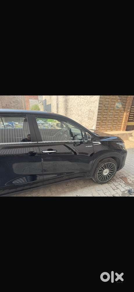 Toyota Innova Hycross 2023