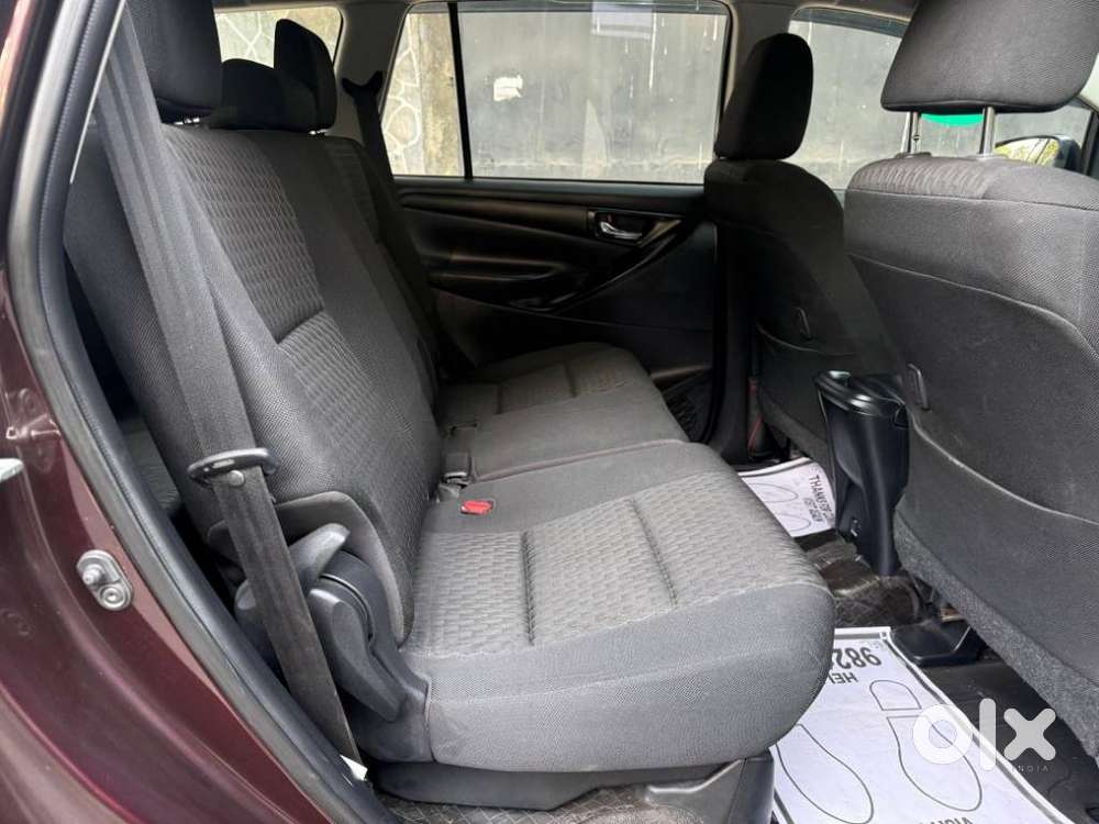 Toyota Innova Crysta 2.8 Gx At 8s, 2017, Petrol