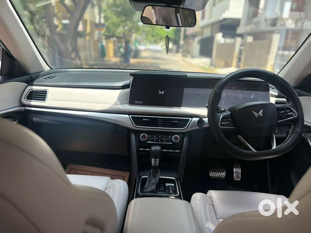 Mahindra Xuv700 2.2 Ax 7 Diesel At Str Awd, 2022, Diesel