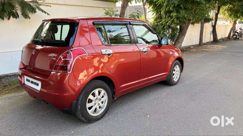 Maruti Suzuki Swift Zxi, 2011, Petrol