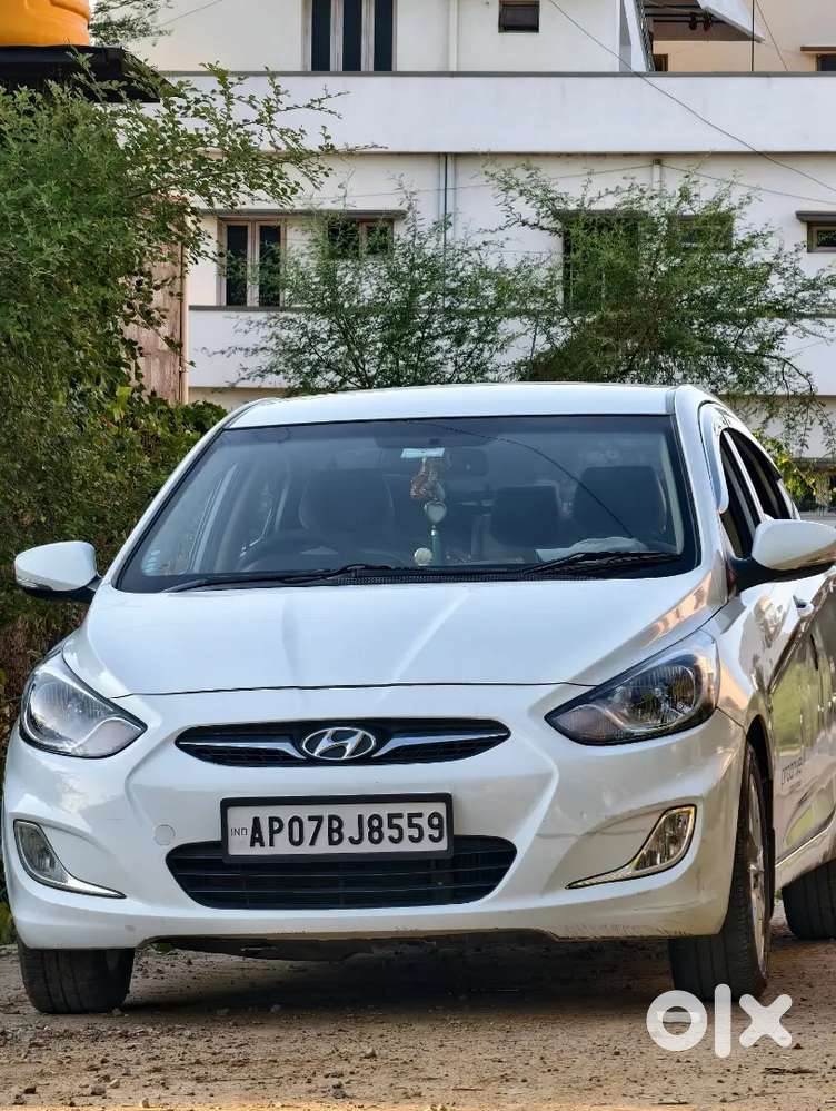 Hyundai Verna 2012 Diesel 127000 Km Driven