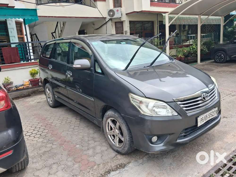 Toyota Innova 2012 Diesel Well Maintained