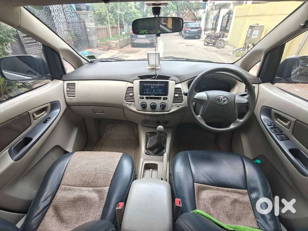 Innova 2.5g 8 Seater Bs-iv