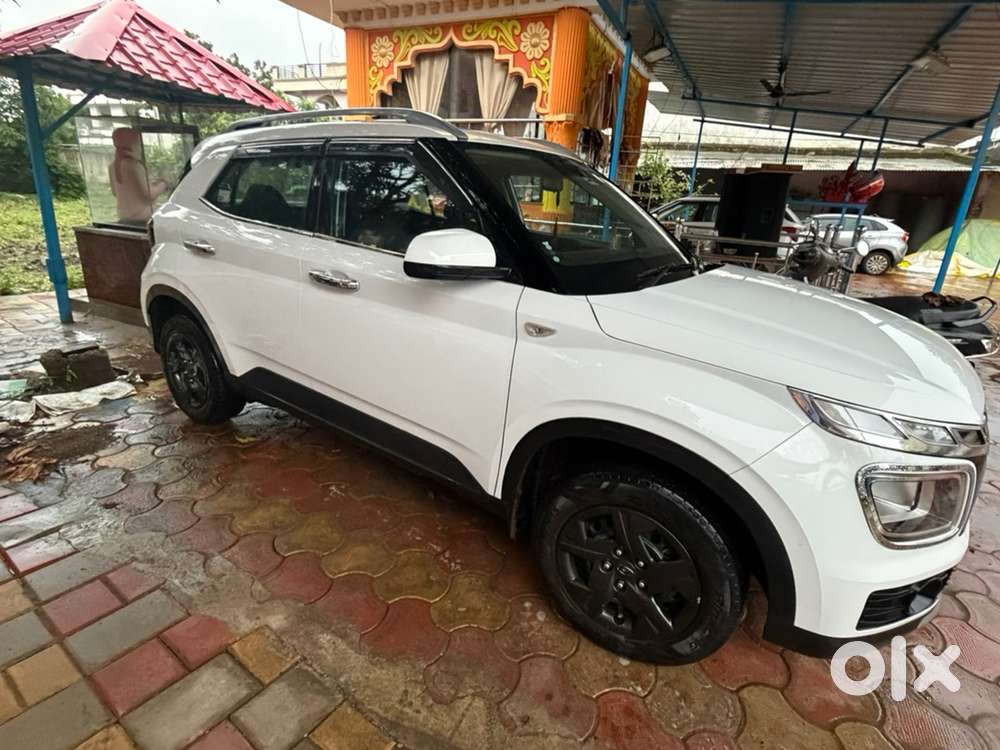 Hyundai Venue Petrol 2025