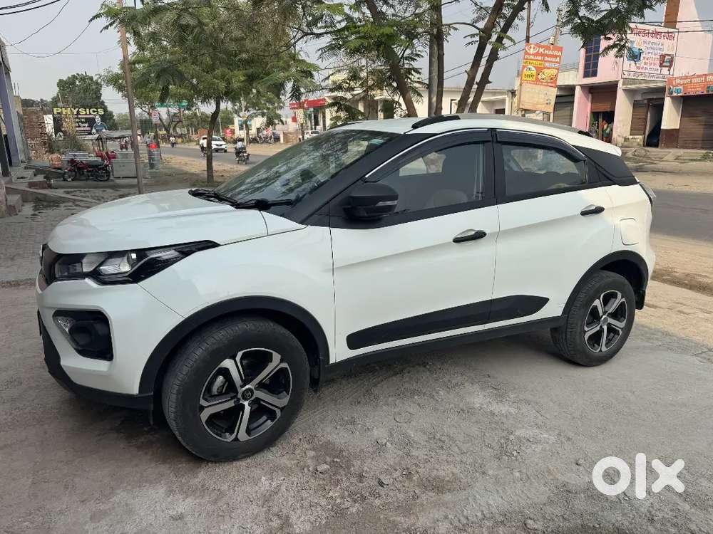 Tata Nexon 2023 Petrol 15800 Km Driven