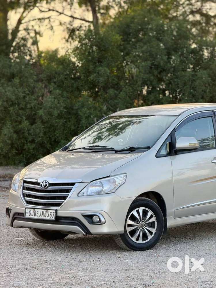 Toyota Innova 2.5 Vx 8 Str Bs-iii, 2016, Diesel