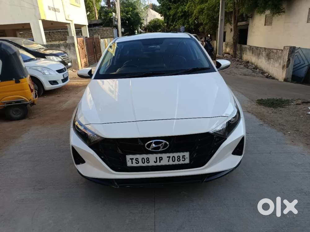 Hyundai I20 Asta (o) 1.2 Mt, 2023, Petrol