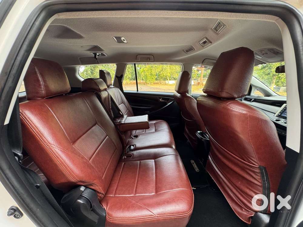 Toyota Innova Crysta 2.4 G Mt 8s, 2023, Diesel