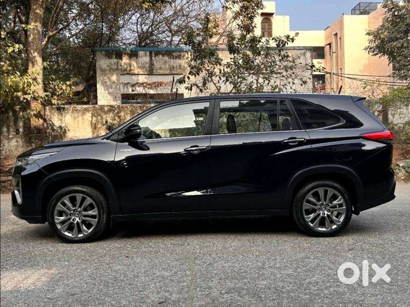 Toyota Innova Hycross 2.0 Zx (o) Hybrid 7 Str, 2024, Cng & Hybrids