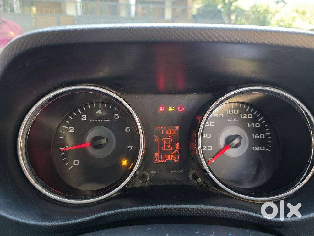 Mahindra Tuv 300 T8, 2016, Diesel