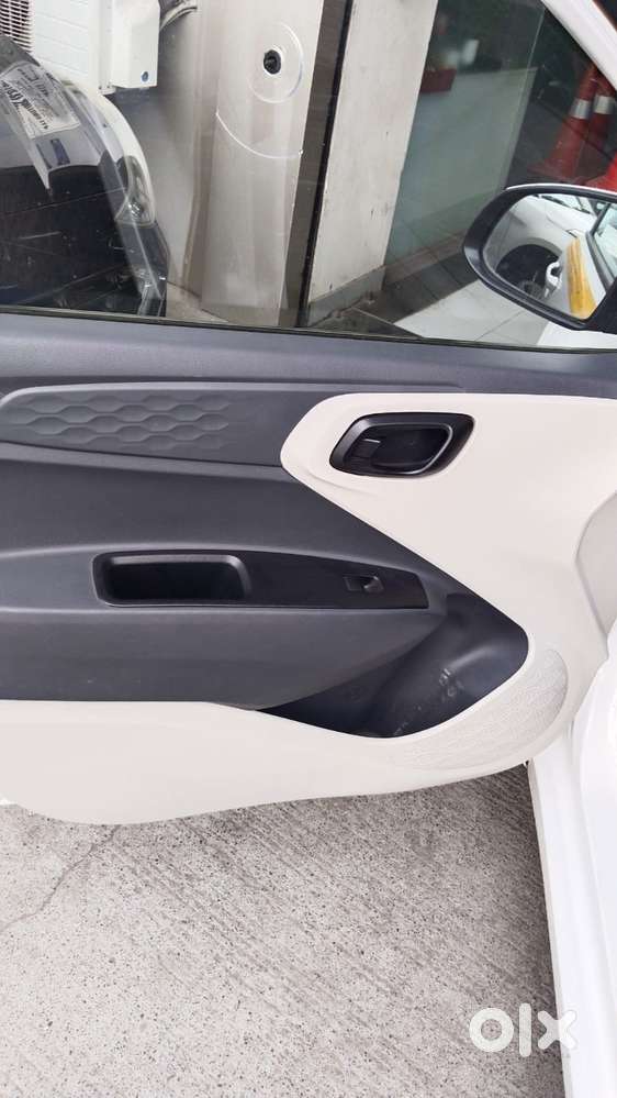 Hundai Aura S Model With Petrol And Cng Just 4 Month Used