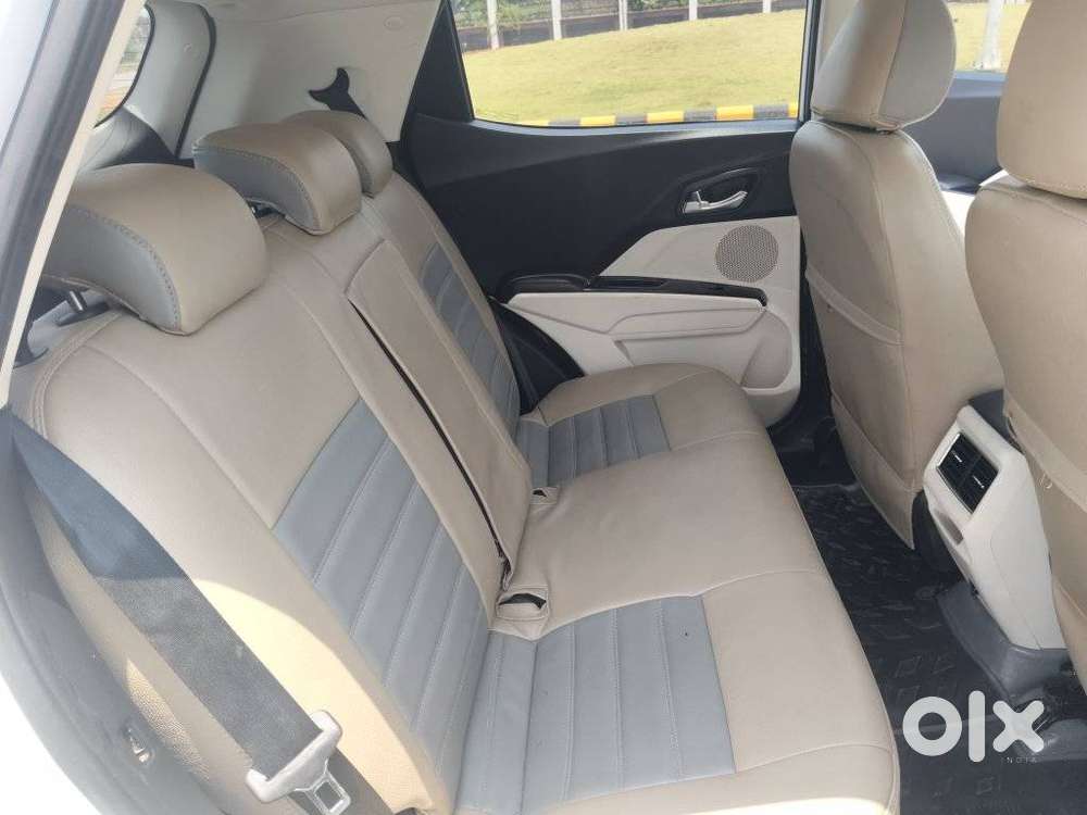 Mahindra Xuv 3xo Ax5 Ds Mt, 2024, Diesel