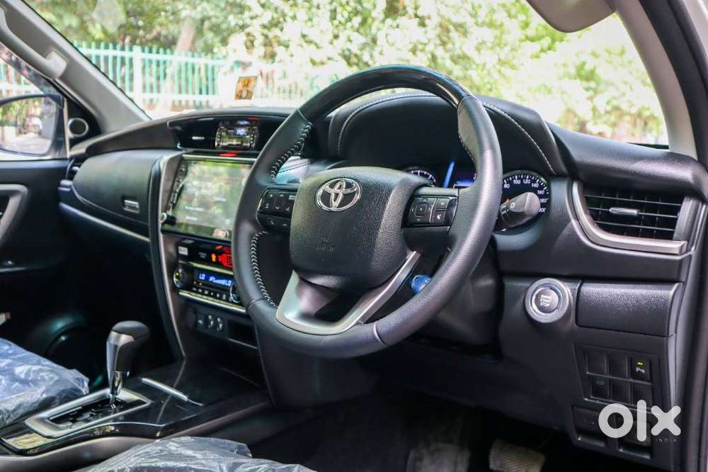Toyota Fortuner 4x2 At 2.7 Petrol, 2025, Petrol
