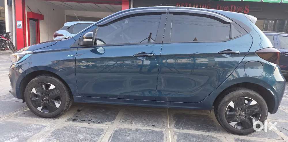 Tata Tiago Ev Xz+ Tech Long Range 2024 Model.