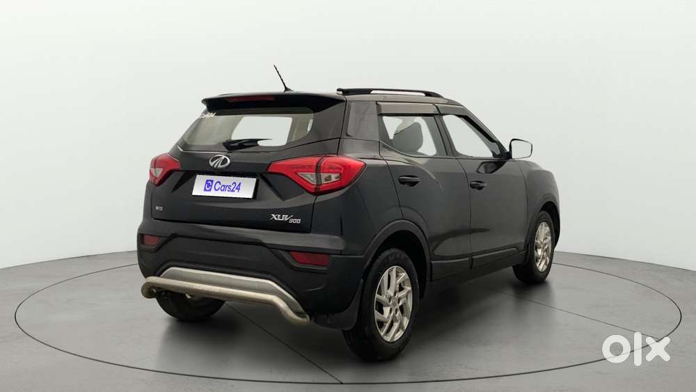 Mahindra Xuv300 W8, 2022, Petrol