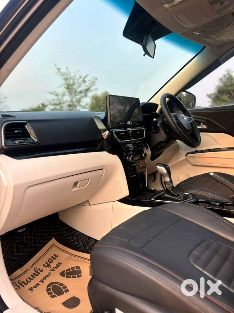 Mahindra Xuv 3xo Ax5 Pm At, 2024, Petrol