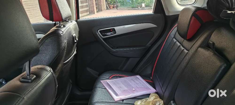 Top Model Great Condition Vehicle In Dual Tone With Company Record