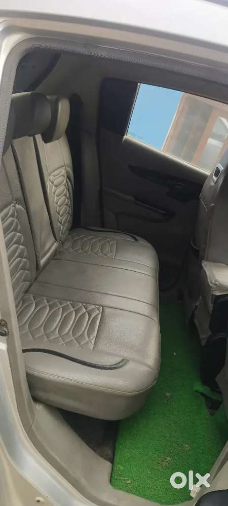 Mahindra Kuv100