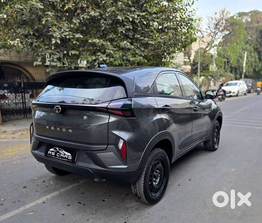 Tata Nexon Smart Plus1.2 Revotron Petrol 5 Mt, 2025, Petrol