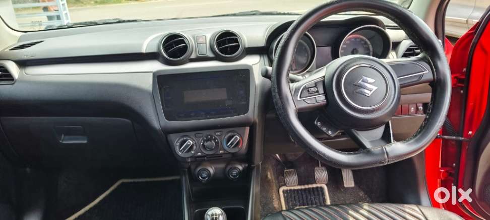Maruti Suzuki Swift Vxi + Manual, 2023, Petrol